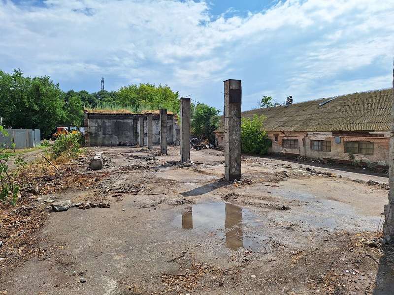 Об'єкт під реконструкцію Свободи проспект