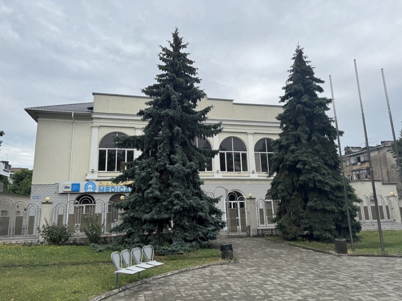 Здание Мира проспект