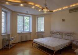 Фото 4: 4-комнатная квартира в Одессе Приморский район Цена аренды 1000
